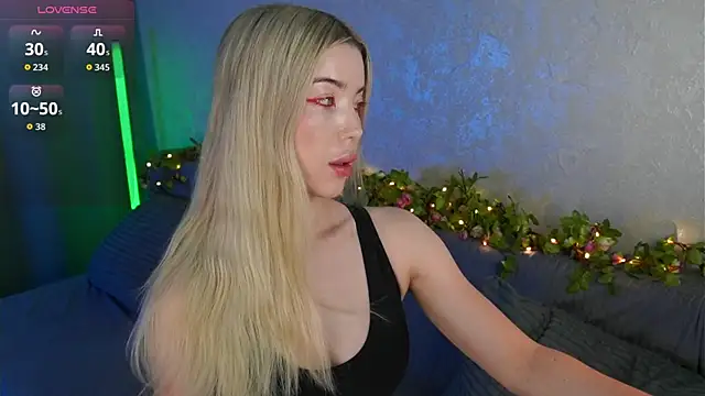 Snapshot of LindaThackerr chatting on 18, 7, 2026 LindaThackerr online show from 18, 7, 2026