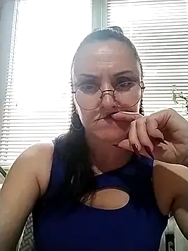 Snapshot of MillaMia45 chatting on 10, 5, 2026 MillaMia45 online show from 10, 5, 2026