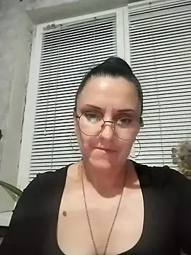 Snapshot of MillaMia45 chatting on 14, 5, 2026 MillaMia45 online show from 14, 5, 2026