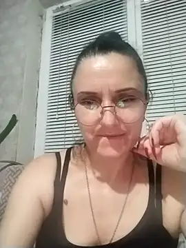 Snapshot of MillaMia45 chatting on 15, 5, 2026 MillaMia45 online show from 15, 5, 2026