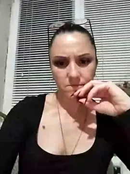 Snapshot of MillaMia45 chatting on 17, 5, 2026 MillaMia45 online show from 17, 5, 2026