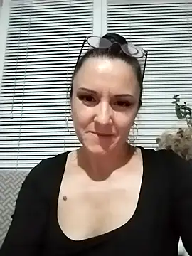 Snapshot of MillaMia45 chatting on 19, 5, 2026 MillaMia45 online show from 19, 5, 2026