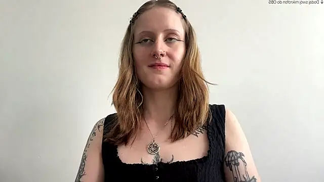 Snapshot of LaraLovely chatting on 4, 6, 2026 LaraLovely online show from 4, 6, 2026