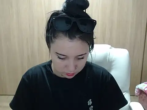 Haileey ross online show from 26, 6, 2026
