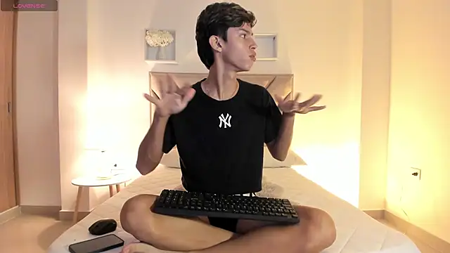Baby noahtt online show from 2, 6, 2026