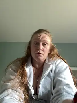 Kellilyn10 online show from 25, 6, 2026