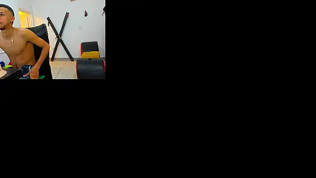 Snapshot of friends_lust_latin chatting on 29, 5, 2026 friends lust latin online show from 29, 5, 2026