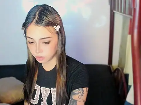 Snapshot of ArianaLore chatting on 3, 6, 2026 ArianaLore online show from 3, 6, 2026