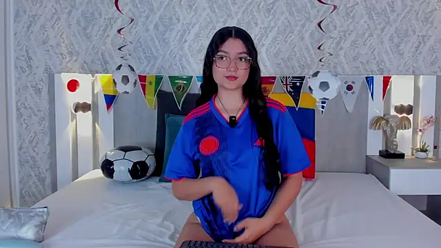 Snapshot of Vaalentina_Lux chatting on 17, 6, 2026 Vaalentina Lux online show from 17, 6, 2026