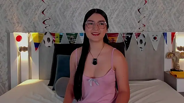 Snapshot of Vaalentina_Lux chatting on 22, 6, 2026 Vaalentina Lux online show from 22, 6, 2026