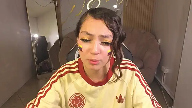 Cinnamon b online show from 18, 6, 2026