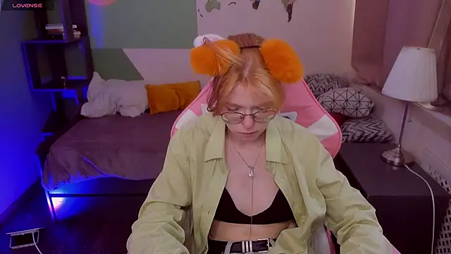 Snapshot of FoxxyyPolly chatting on 20, 6, 2026 FoxxyyPolly online show from 20, 6, 2026