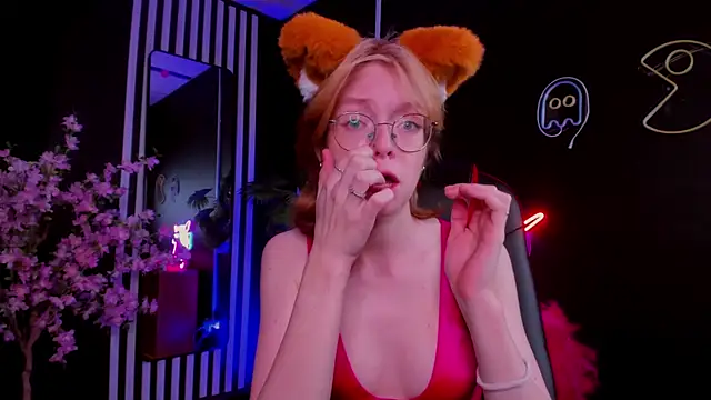 Snapshot of FoxxyyPolly chatting on 24, 6, 2026 FoxxyyPolly online show from 24, 6, 2026