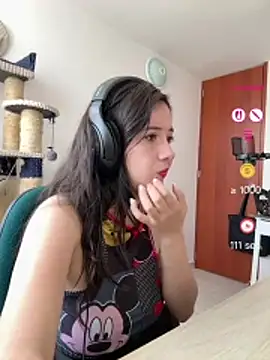 Snapshot of Annie_loveer chatting on 1, 7, 2026 Annie loveer online show from 1, 7, 2026
