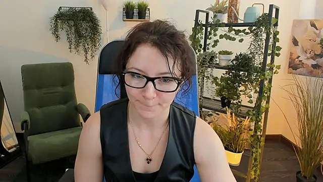 AureliaGleam online show from 11, 5, 2026