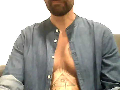 Snapshot of Alessandromagno8 chatting on 11, 5, 2026 Alessandromagno8 online show from 11, 5, 2026