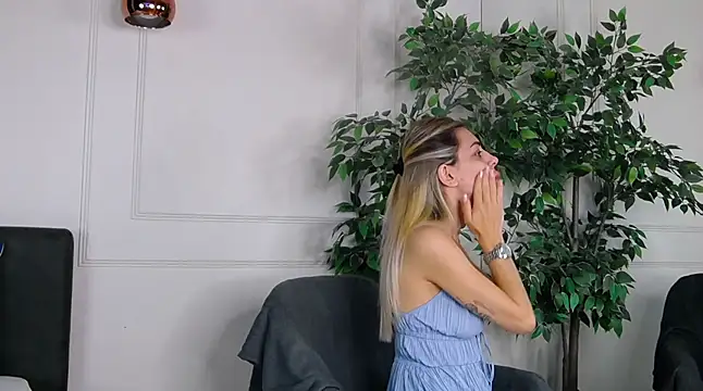 Snapshot of IvyLustt chatting on 23, 6, 2026 IvyLustt online show from 23, 6, 2026