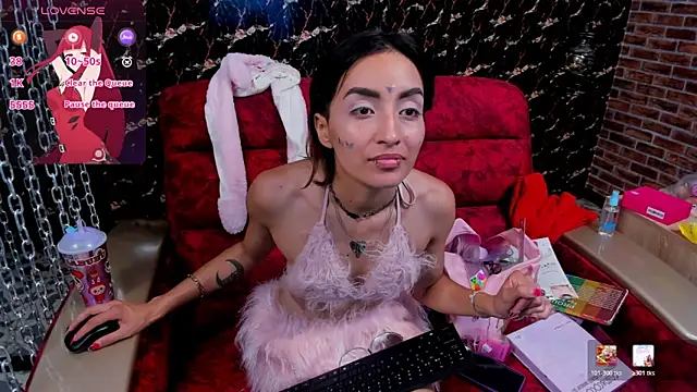 Snapshot of LunaiXMoon_ chatting on 24, 5, 2026 LunaiXMoon online show from 24, 5, 2026