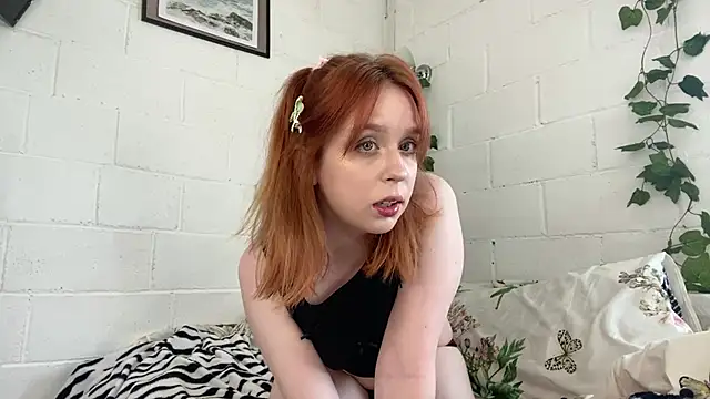 Snapshot of Amber__Fox chatting on 11, 6, 2026 Amber Fox online show from 11, 6, 2026