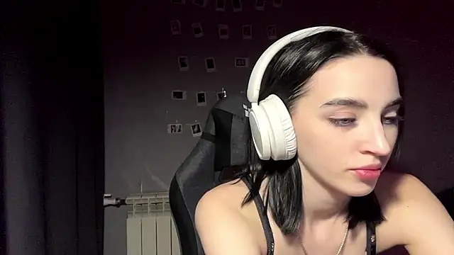 Snapshot of NightFoxxx chatting on 5, 6, 2026 NightFoxxx online show from 5, 6, 2026