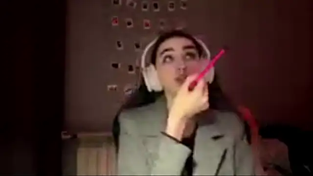 Snapshot of NightFoxxx chatting on 7, 6, 2026 NightFoxxx online show from 7, 6, 2026