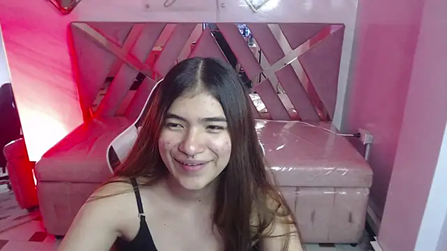 Snapshot of alesia_v_v chatting on 29, 5, 2026 alesia v v online show from 29, 5, 2026