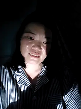 Snapshot of -Trici- chatting on 22, 5, 2026 -Trici- online show from 22, 5, 2026