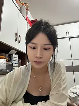 Snapshot of cuteluky18 chatting on 15, 5, 2026 cuteluky18 online show from 15, 5, 2026