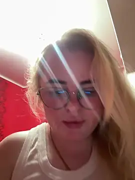 Snapshot of Jenifer_mis chatting on 13, 5, 2026 Jenifer mis online show from 13, 5, 2026