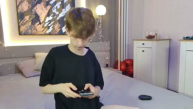 Bimbo boy  online show from 18, 7, 2026