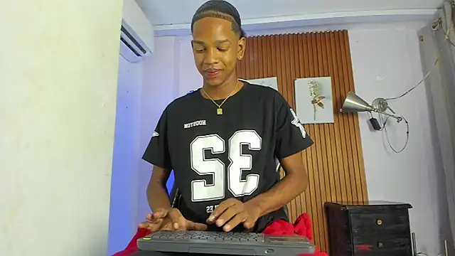 Snapshot of Afrowayuu chatting on 24, 6, 2026 Afrowayuu online show from 24, 6, 2026