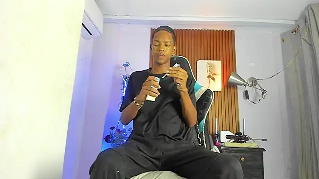 Snapshot of Afrowayuu chatting on 25, 6, 2026 Afrowayuu online show from 25, 6, 2026