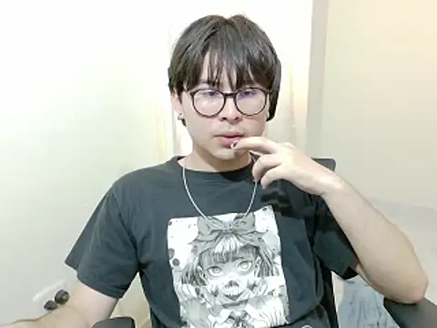 Snapshot of kuromi_boy chatting on 24, 6, 2026 kuromi boy online show from 24, 6, 2026
