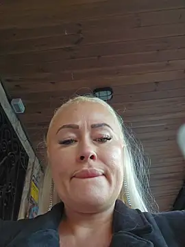 Snapshot of MILFBARBY chatting on 22, 9, 2025 MILFBARBY online show from 22, 9, 2025