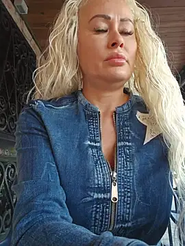 Snapshot of MILFBARBY chatting on 2, 10, 2025 MILFBARBY online show from 2, 10, 2025