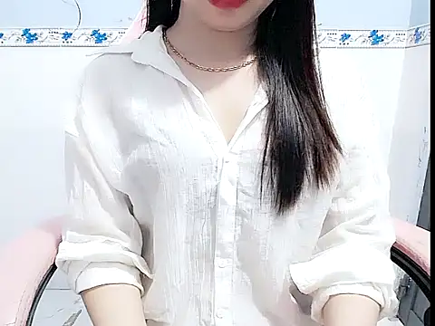 Snapshot of Emilysexy_cut chatting on 29, 6, 2026 Emilysexy cut online show from 29, 6, 2026