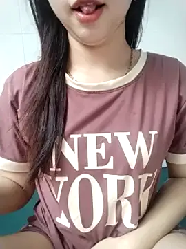 Snapshot of Emilysexy_cut chatting on 1, 7, 2026 Emilysexy cut online show from 1, 7, 2026