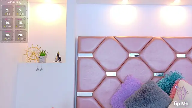Juliia cruz  online show from 23, 5, 2026