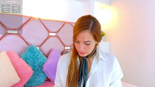 Juliia cruz  online show from 5, 6, 2026