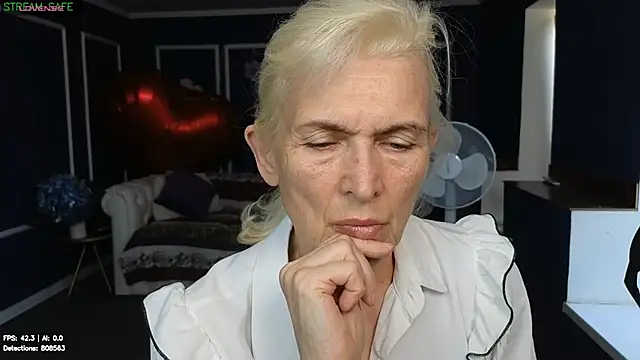 Snapshot of Nia_Natur chatting on 18, 6, 2026 Nia Natur online show from 18, 6, 2026