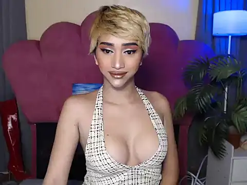 Snapshot of kylie_marie chatting on 18, 5, 2026 kylie marie online show from 18, 5, 2026