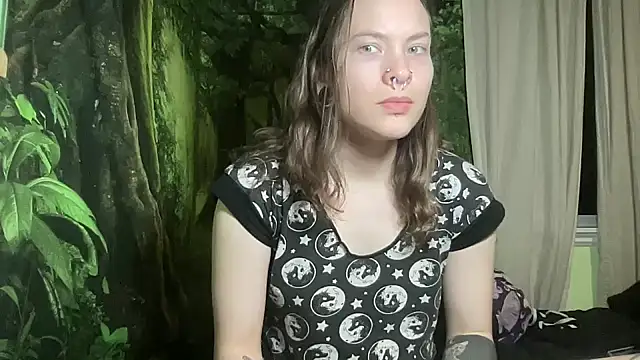 mo0ngoddess online show from 18, 1, 2025