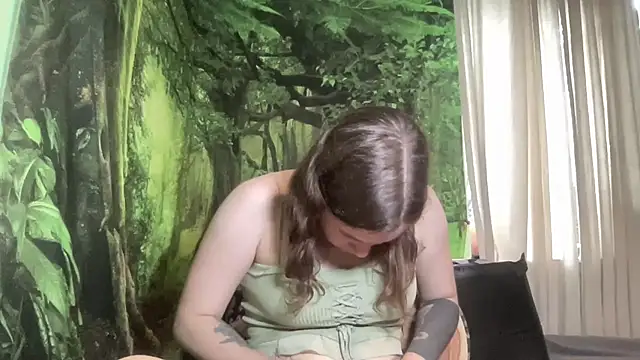 mo0ngoddess online show from 15, 10, 2025