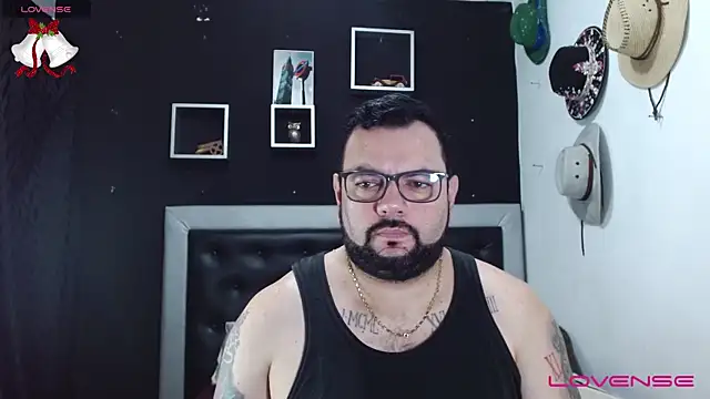 Snapshot of perverseveteranmanxxx chatting on 23, 12, 2024 perverseveteranmanxxx online show from 23, 12, 2024