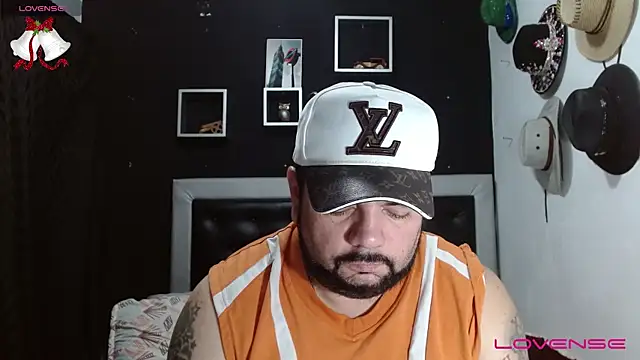 Snapshot of perverseveteranmanxxx chatting on 29, 12, 2024 perverseveteranmanxxx online show from 29, 12, 2024