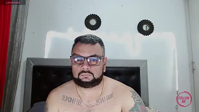 Snapshot of perverseveteranmanxxx chatting on 6, 11, 2025 perverseveteranmanxxx online show from 6, 11, 2025