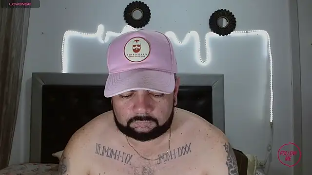 Snapshot of perverseveteranmanxxx chatting on 13, 11, 2025 perverseveteranmanxxx online show from 13, 11, 2025