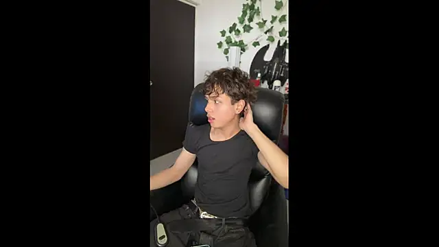 Snapshot of DanteSaint chatting on 2, 6, 2026 DanteSaint online show from 2, 6, 2026
