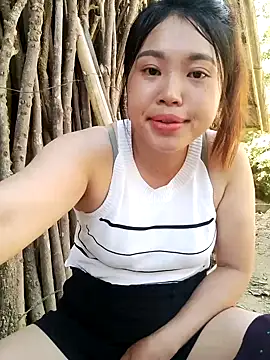 Snapshot of _YouAreMySunShine_ chatting on 27, 5, 2026 YouAreMySunShine online show from 27, 5, 2026
