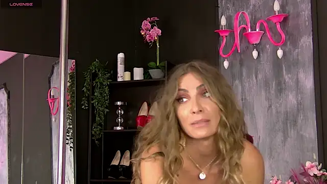 AnneGoddesss online show from 4, 6, 2026